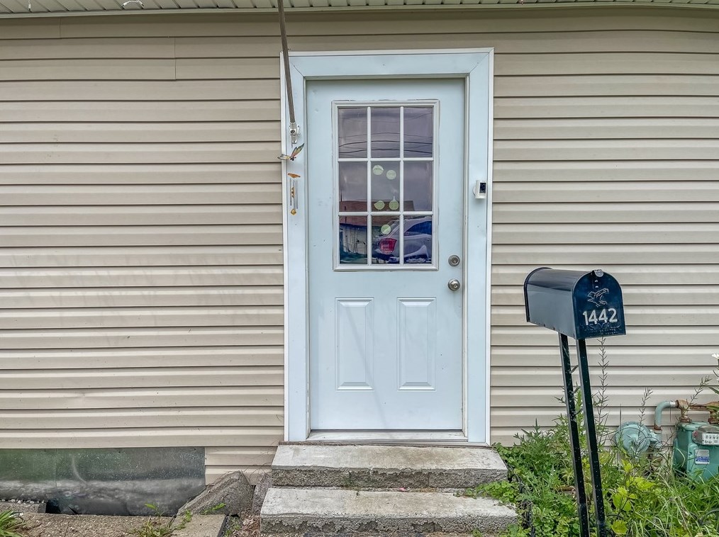 1442 Washington Blvd, Mckeesport PA  15133-3726 exterior