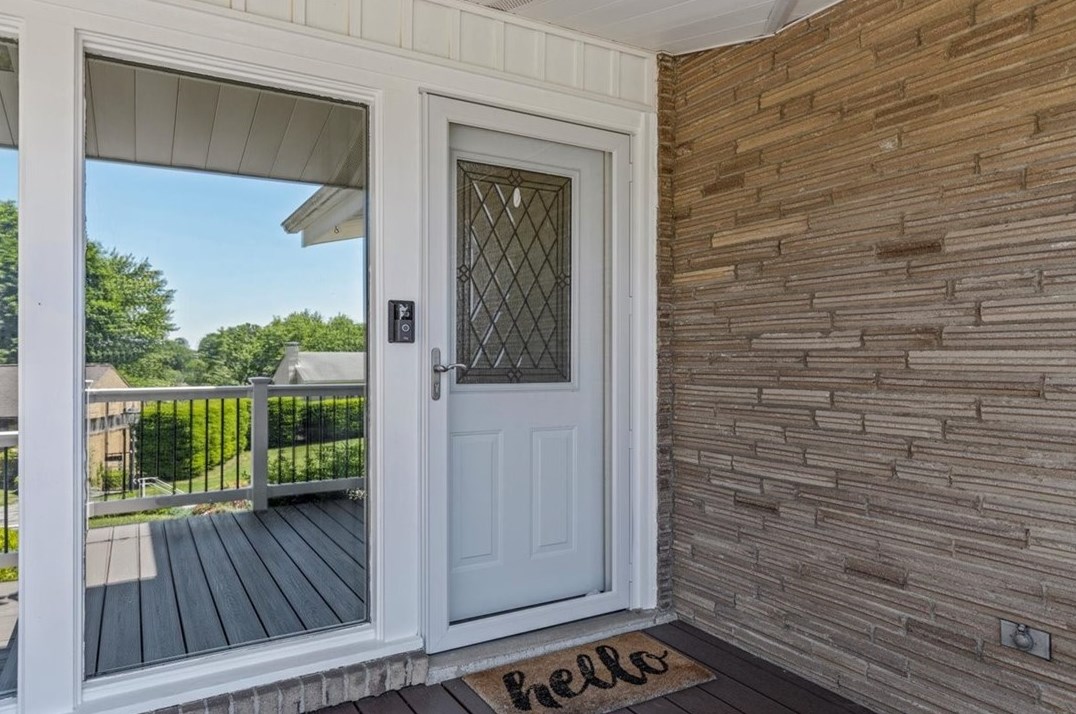 286 Oriole Dr, Pittsburgh PA 15220-3215 exterior