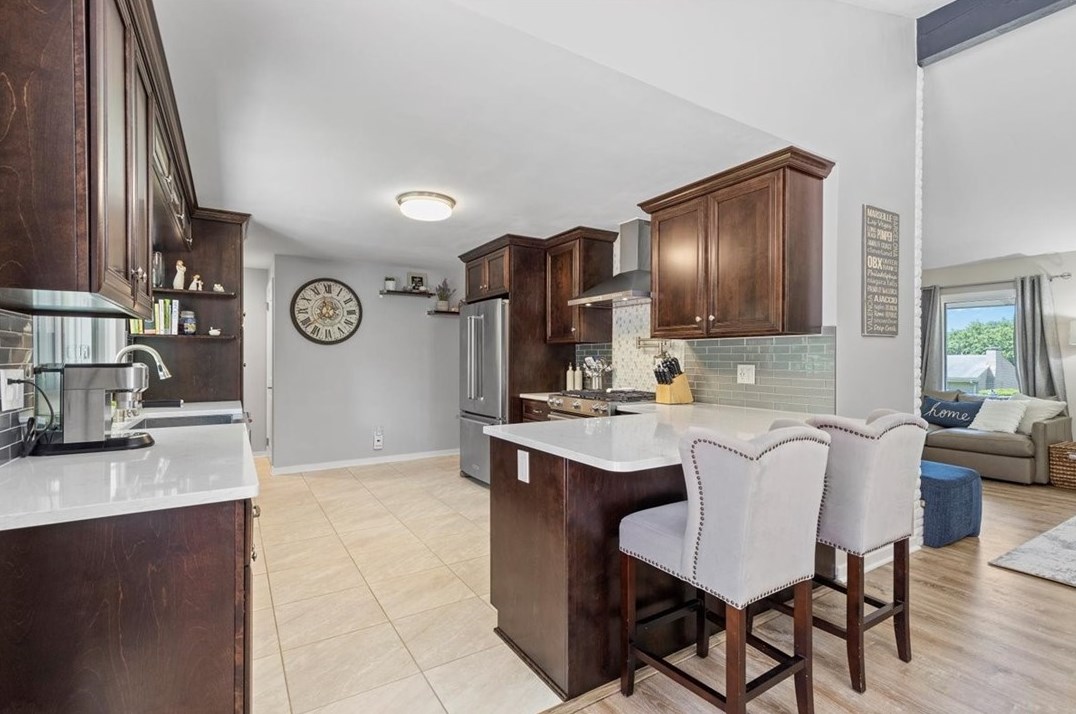 286 Oriole Dr, Pittsburgh PA 15220-3215 exterior