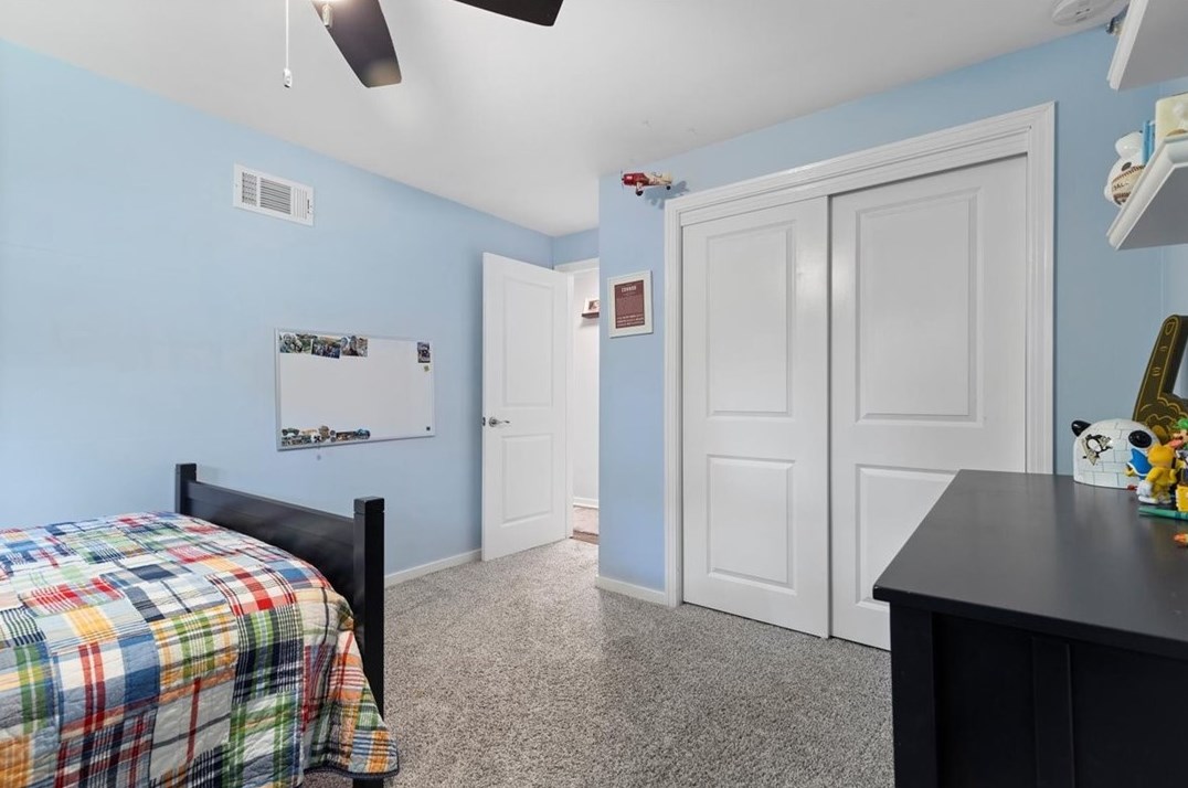 286 Oriole Dr, Pittsburgh PA 15220-3215 exterior