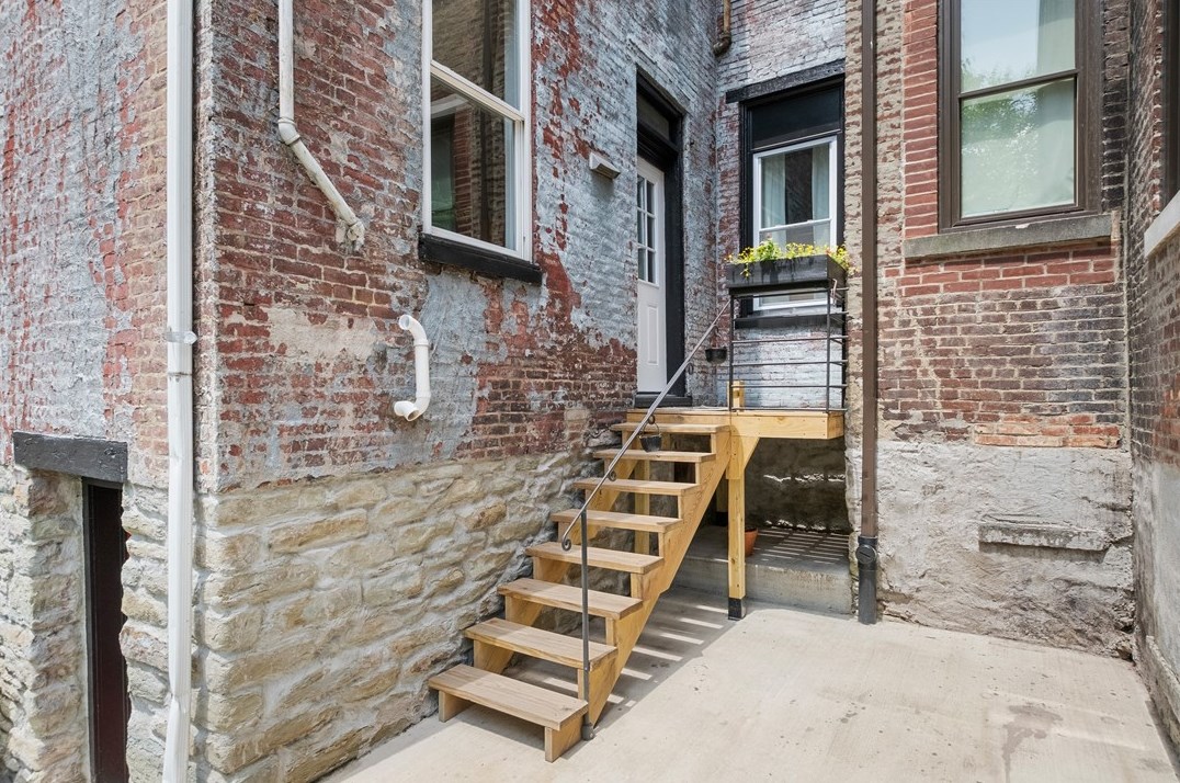 311 Jacksonia St, Pittsburgh PA  15212-4412 exterior