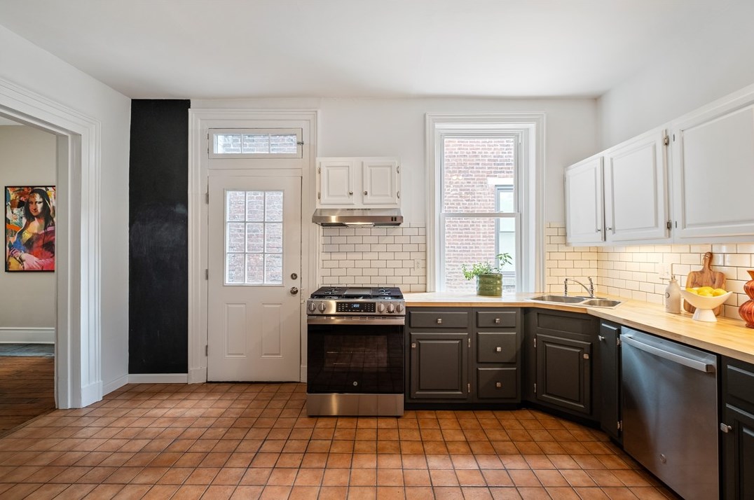 311 Jacksonia St, Pittsburgh PA  15212-4412 exterior