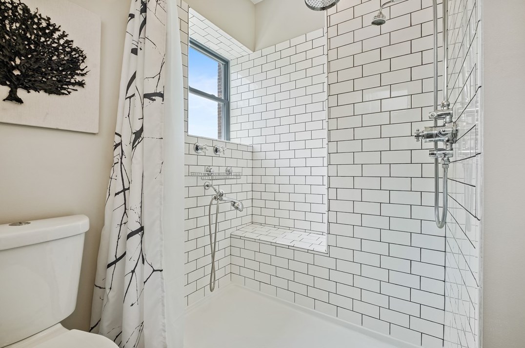 311 Jacksonia St, Pittsburgh PA  15212-4412 exterior