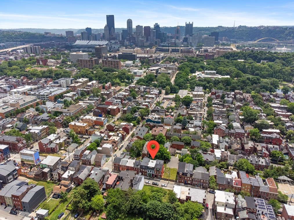 311 Jacksonia St, Pittsburgh PA  15212-4412 exterior