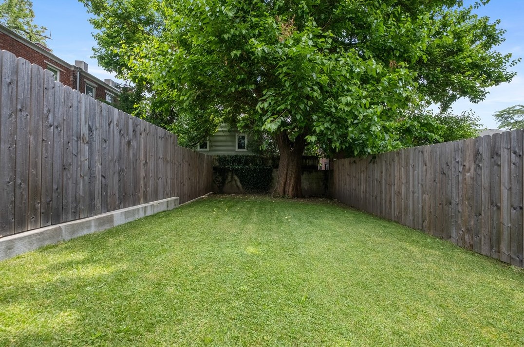 311 Jacksonia St, Pittsburgh PA  15212-4412 exterior