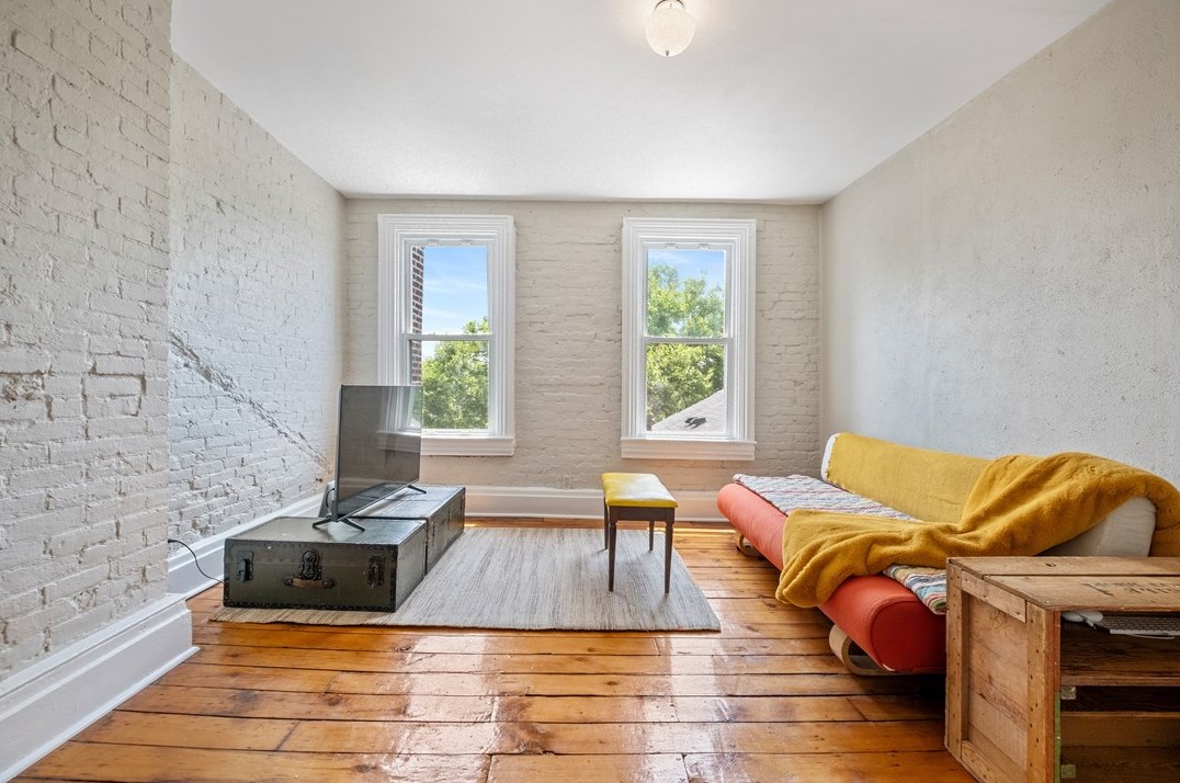 311 Jacksonia St, Pittsburgh PA  15212-4412 exterior