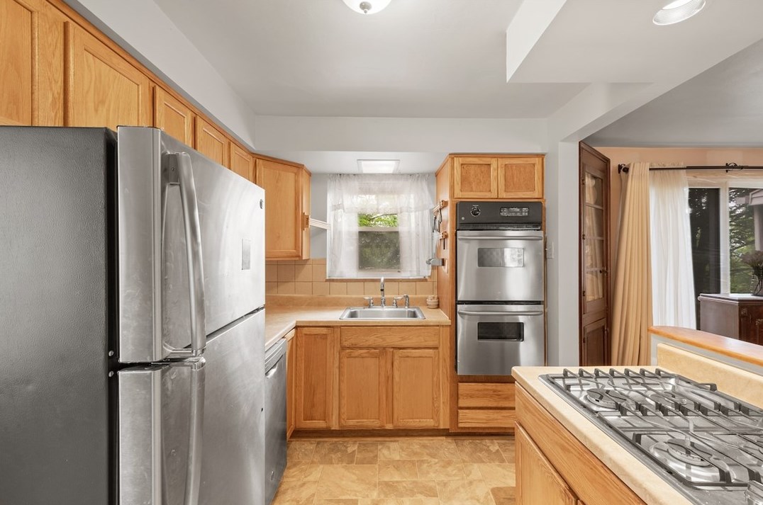 5709 Hilltop Ave, Verona PA  15147-3229 exterior