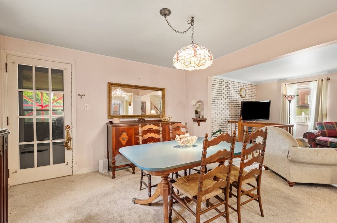 5709 Hilltop Ave, Verona PA  15147-3229 exterior