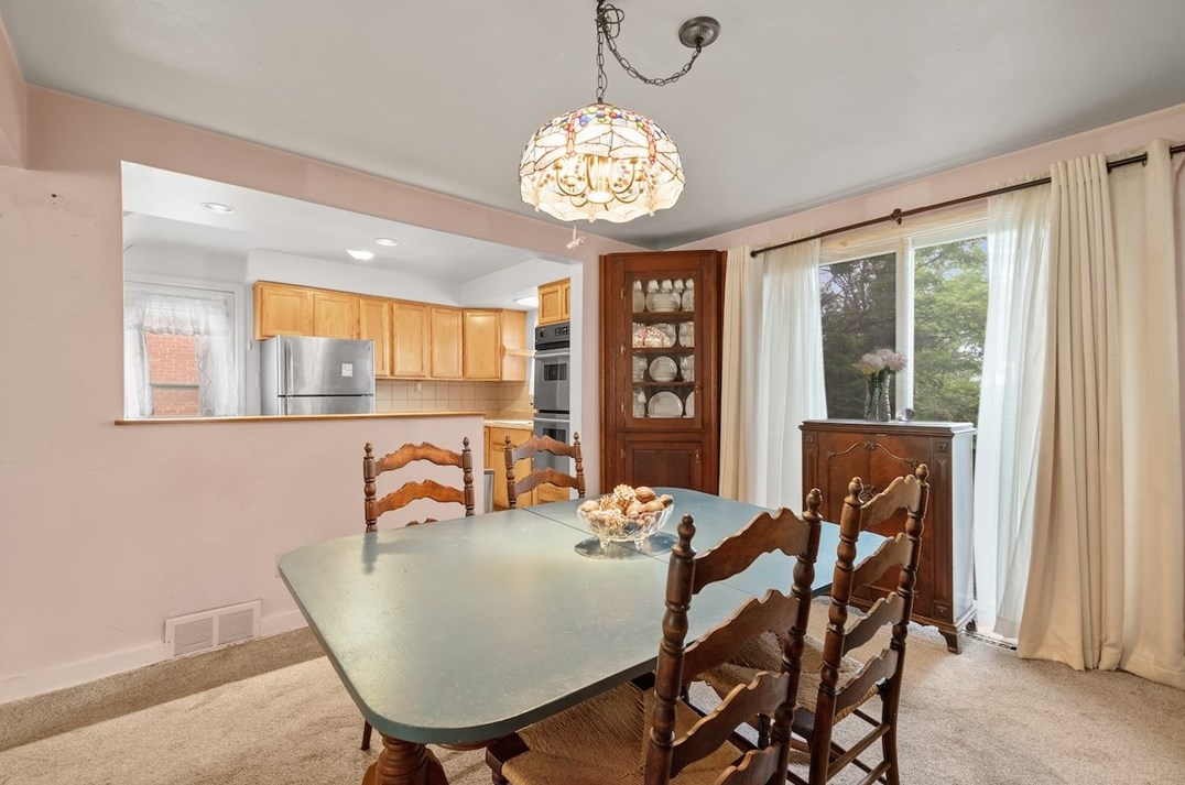 5709 Hilltop Ave, Verona PA  15147-3229 exterior