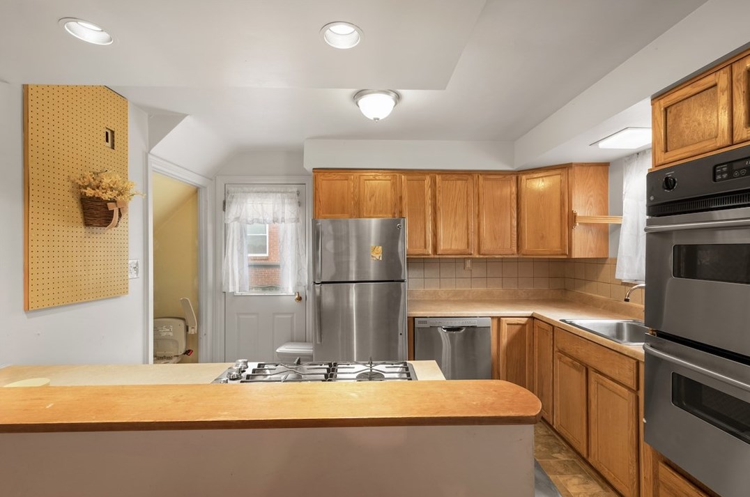 5709 Hilltop Ave, Verona PA  15147-3229 exterior