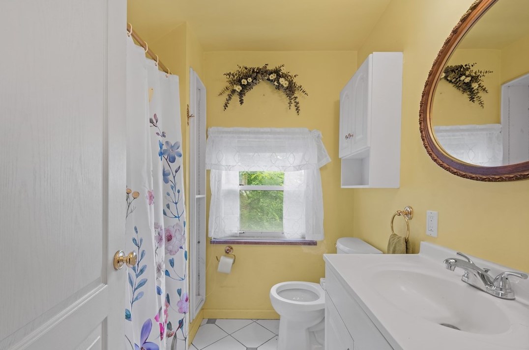 5709 Hilltop Ave, Verona PA  15147-3229 exterior