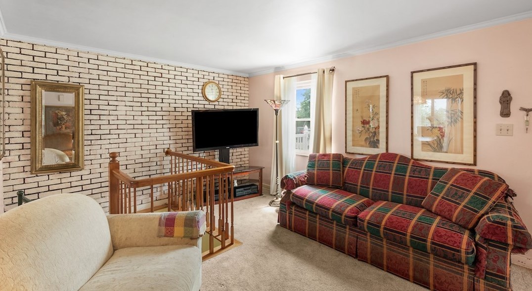 5709 Hilltop Ave, Verona PA  15147-3229 exterior