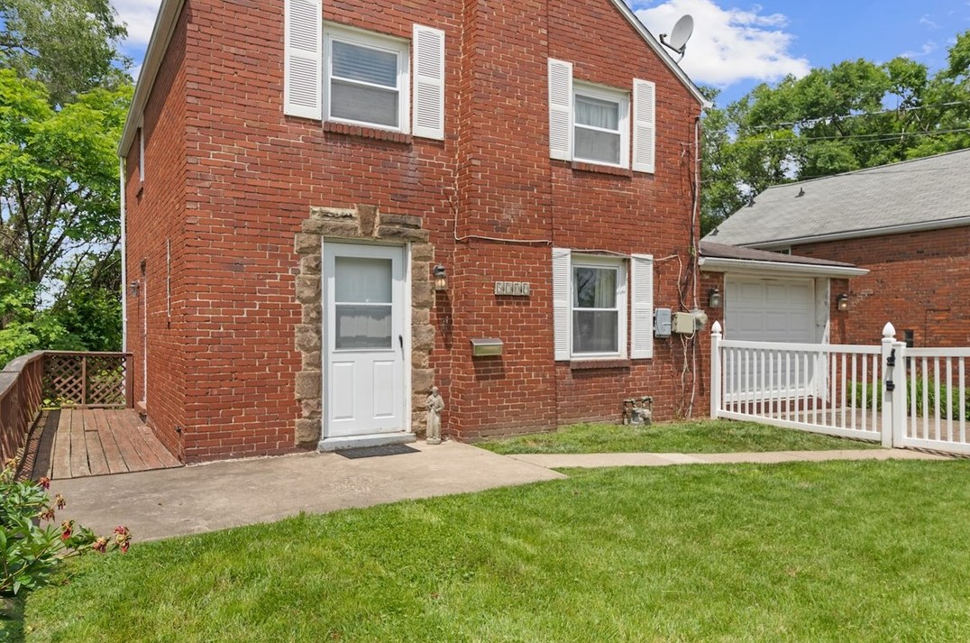 5709 Hilltop Ave, Verona PA  15147-3229 exterior