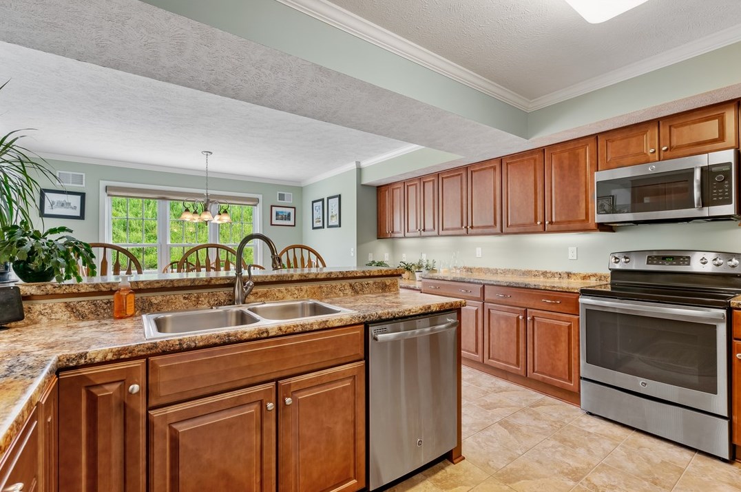 226 Hytyre Farms Dr, Gibsonia PA 15044-7825 exterior