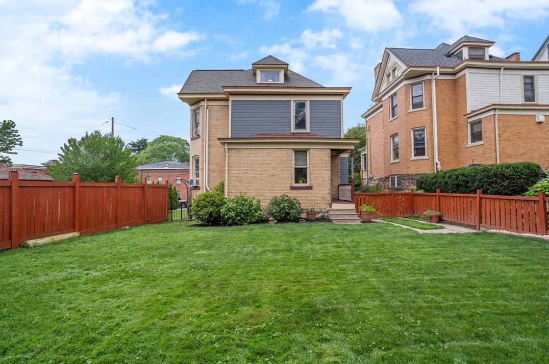 312 Dalzell Ave, Pittsburgh PA 15202-1856 exterior