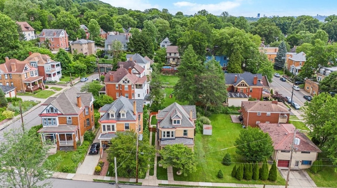 312 Dalzell Ave, Pittsburgh PA 15202-1856 exterior