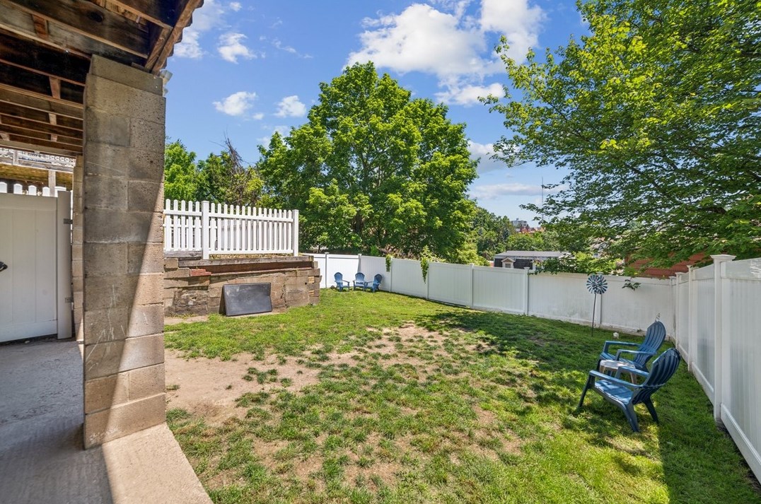 341 Amabell St, Pittsburgh PA 15211-1403 exterior