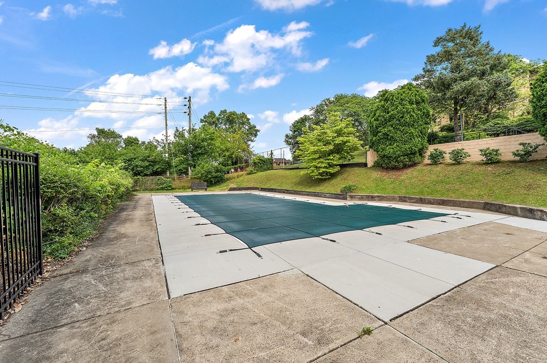 2034 Swallow Hill Rd, Pittsburgh PA  15220-1646 exterior