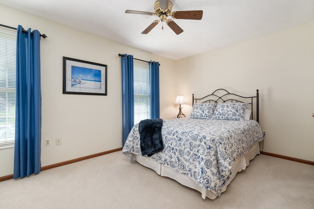 1615 Frst Rdg Dr, Pittsburgh PA 15221-4047 exterior