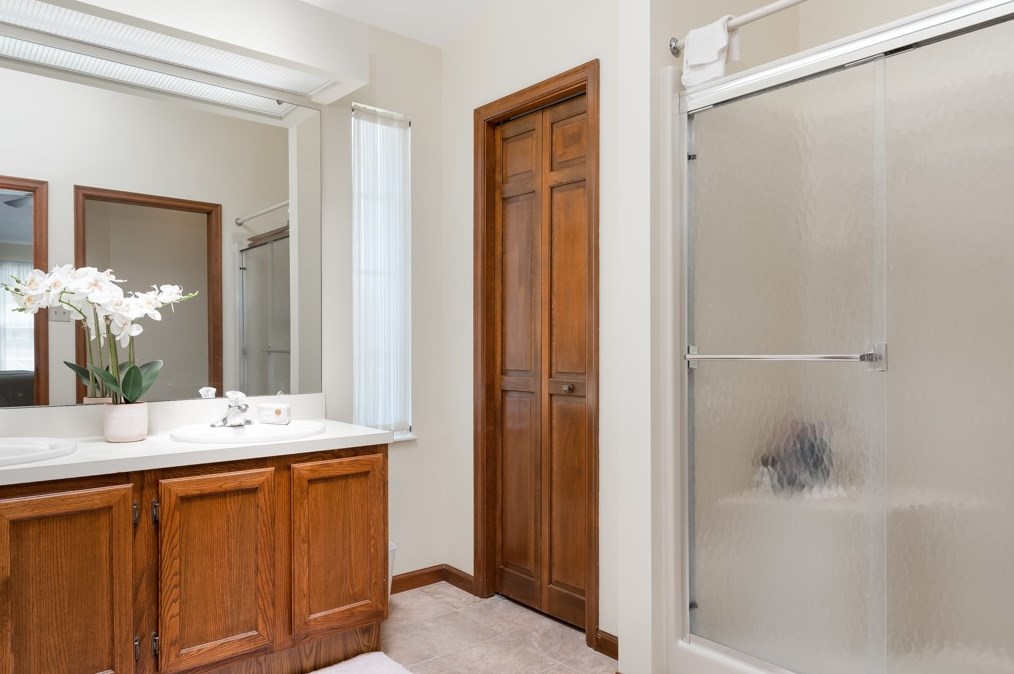 1615 Frst Rdg Dr, Pittsburgh PA 15221-4047 exterior