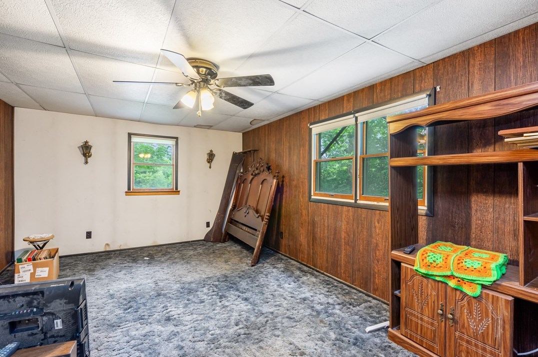 1380 Hooker Rd, Karns City PA  16041-1512 exterior