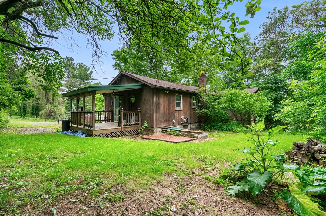 1380 Hooker Rd, Karns City PA  16041-1512 exterior