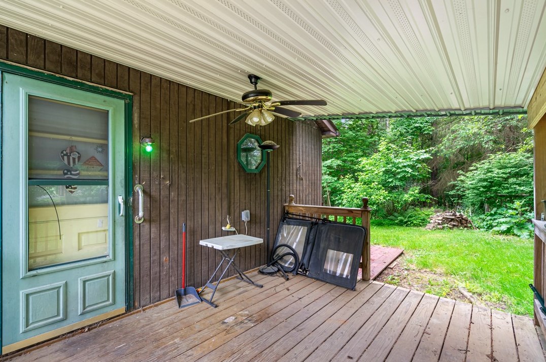 1380 Hooker Rd, Karns City PA  16041-1512 exterior