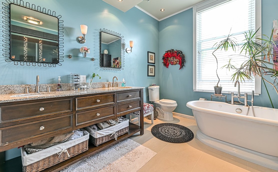 381 Friday Rd, Pittsburgh PA 15209-2111 exterior