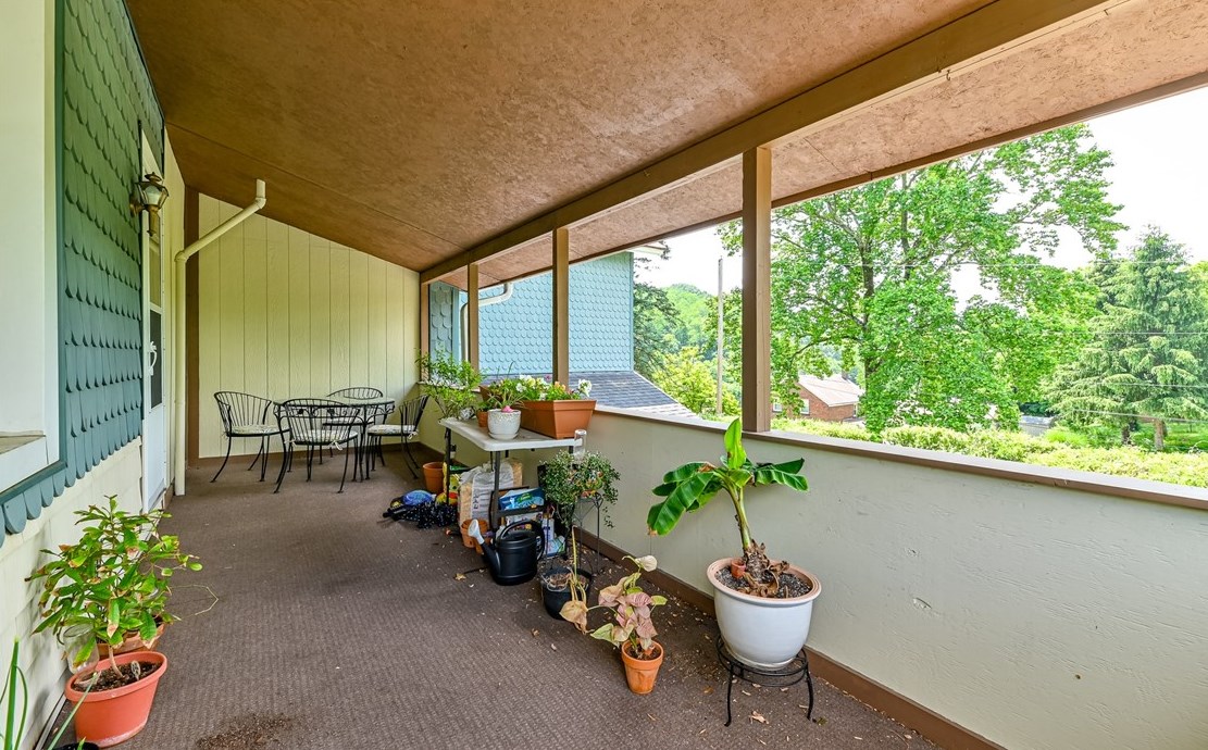 381 Friday Rd, Pittsburgh PA 15209-2111 exterior