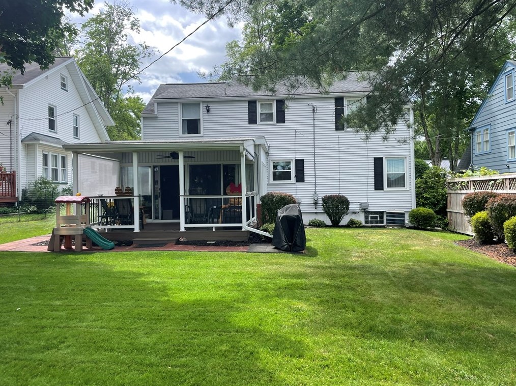 90 Chambers Ave, Greenville PA  16125-1771 exterior