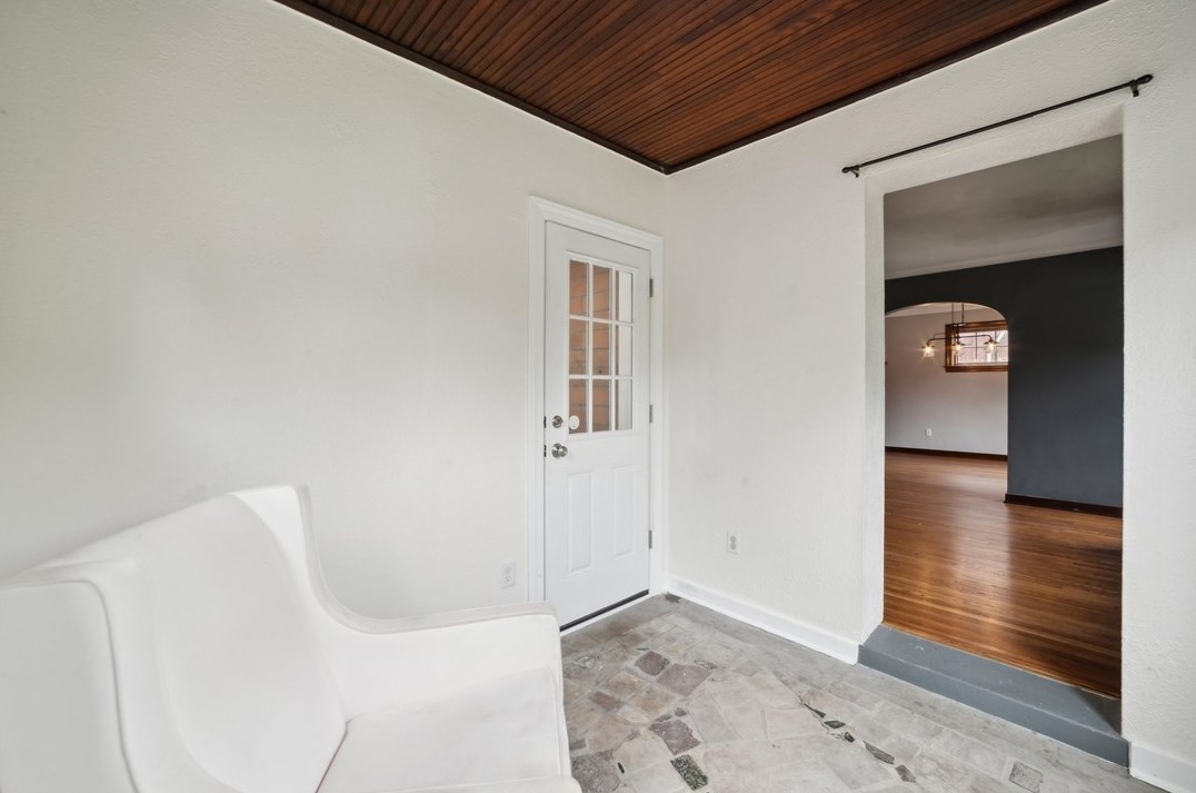 20 Love Pl, Pittsburgh PA 15218-1473 exterior