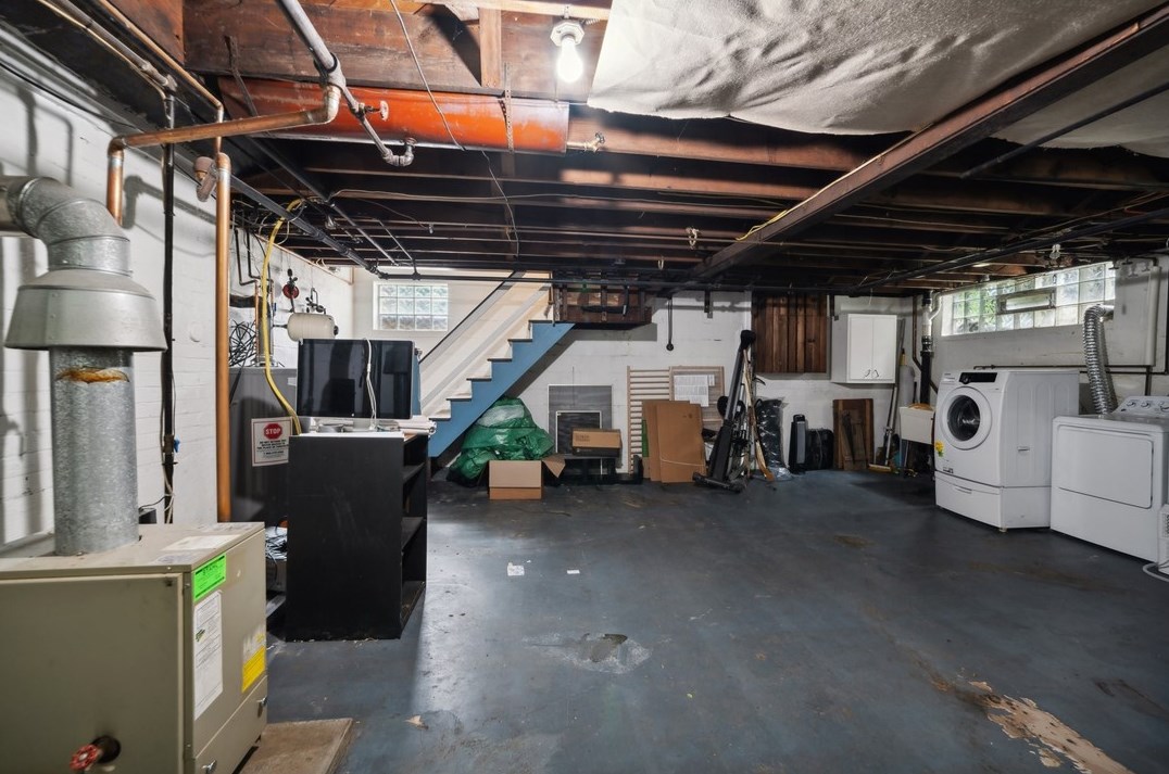 20 Love Pl, Pittsburgh PA 15218-1473 exterior