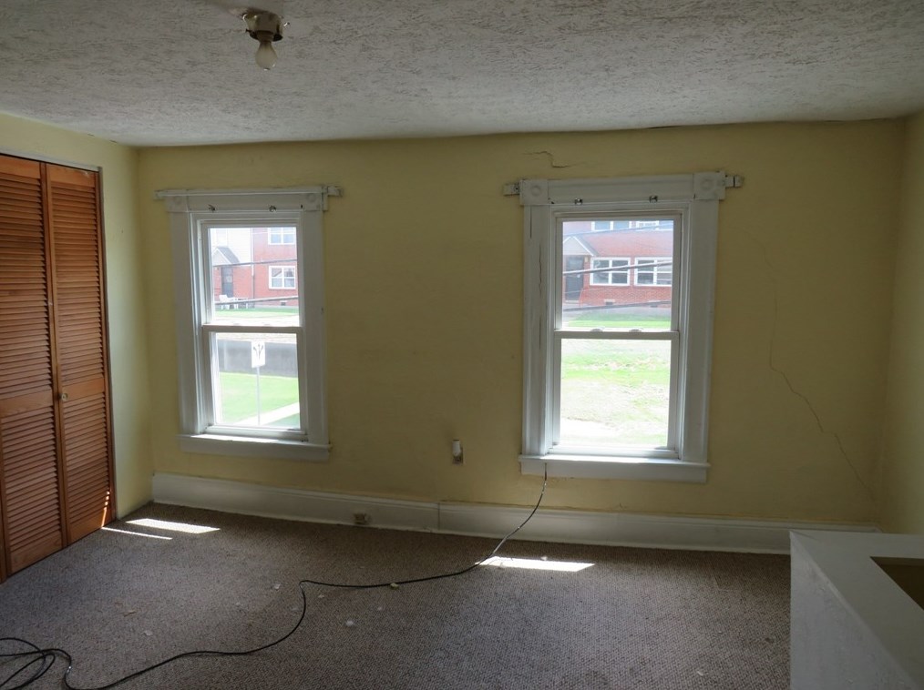 233 Lincoln St, Washington PA 15301-4048 exterior