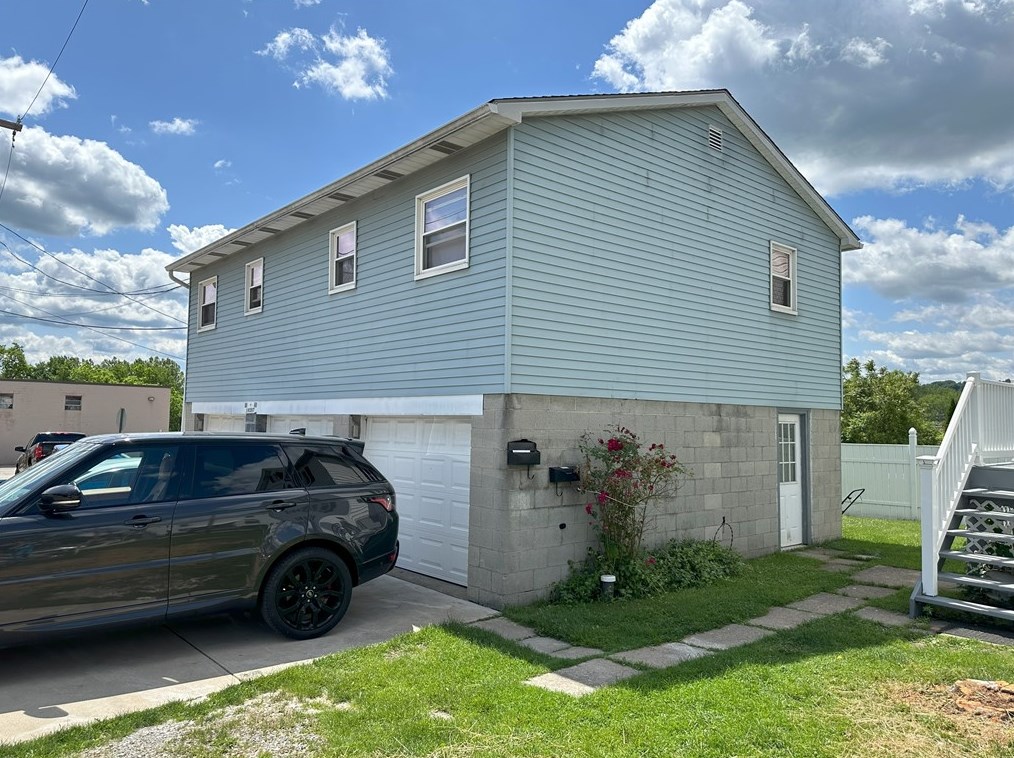 202 3 St, Youngwood PA  15697-1612 exterior