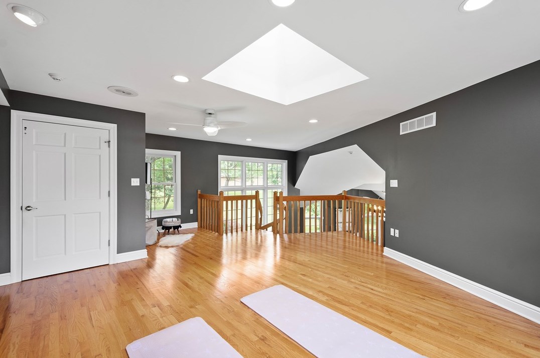 206 Lakeview Dr, Moon Twp PA 15108-9774 exterior