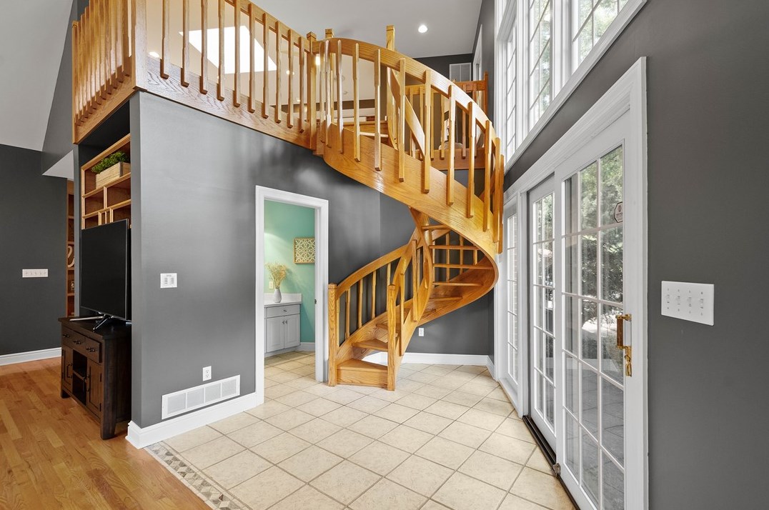 206 Lakeview Dr, Moon Twp PA 15108-9774 exterior