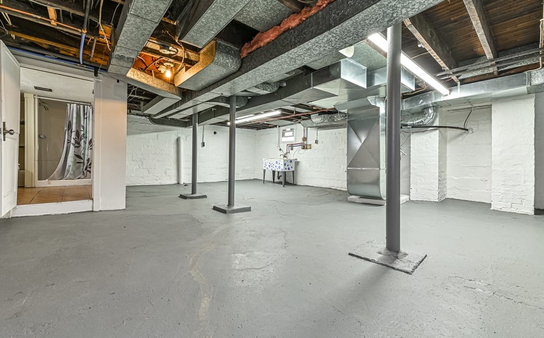 10 Amherst Ave, Pittsburgh PA 15229-1536 exterior