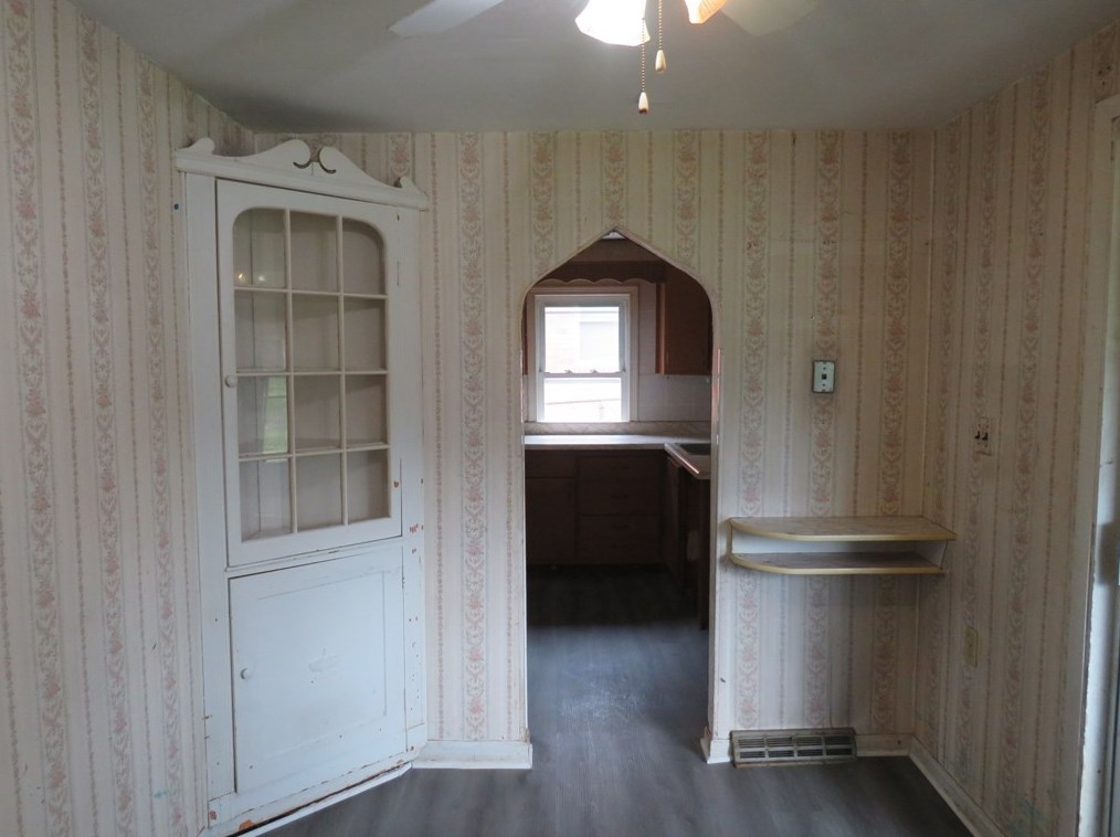 210 Sunny Dr, Pittsburgh PA  15236-2665 exterior