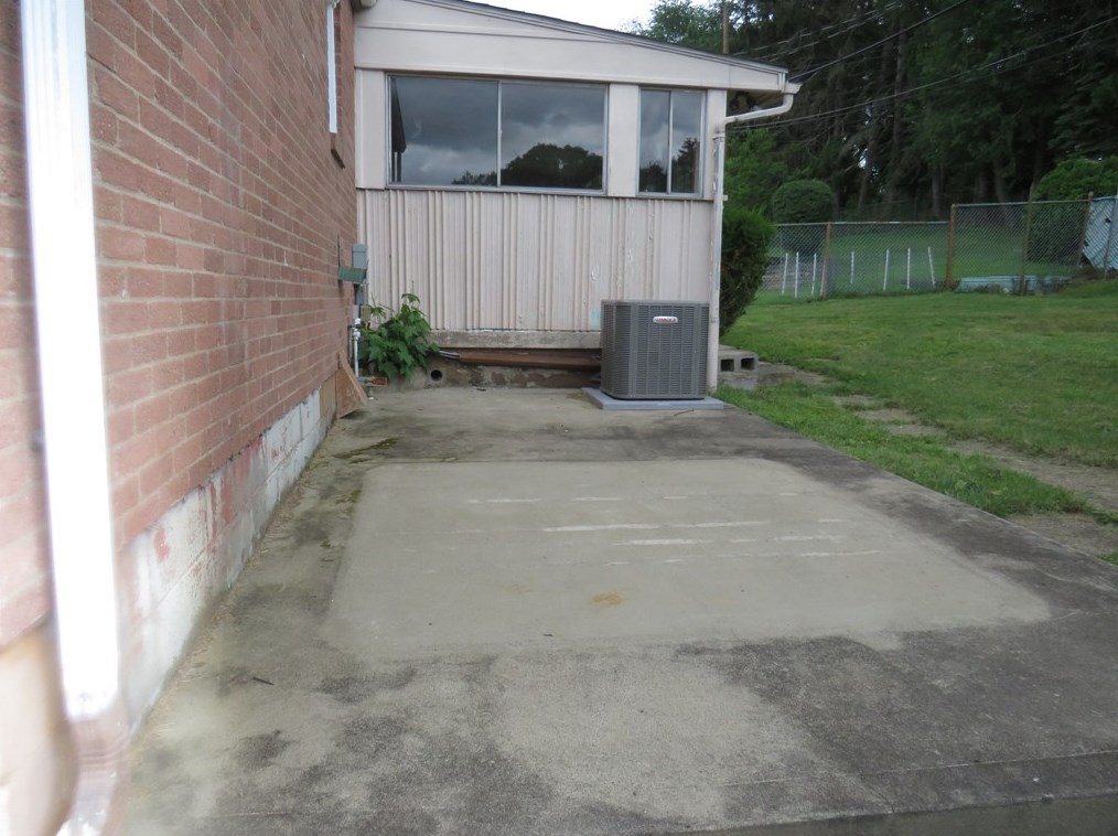 210 Sunny Dr, Pittsburgh PA  15236-2665 exterior