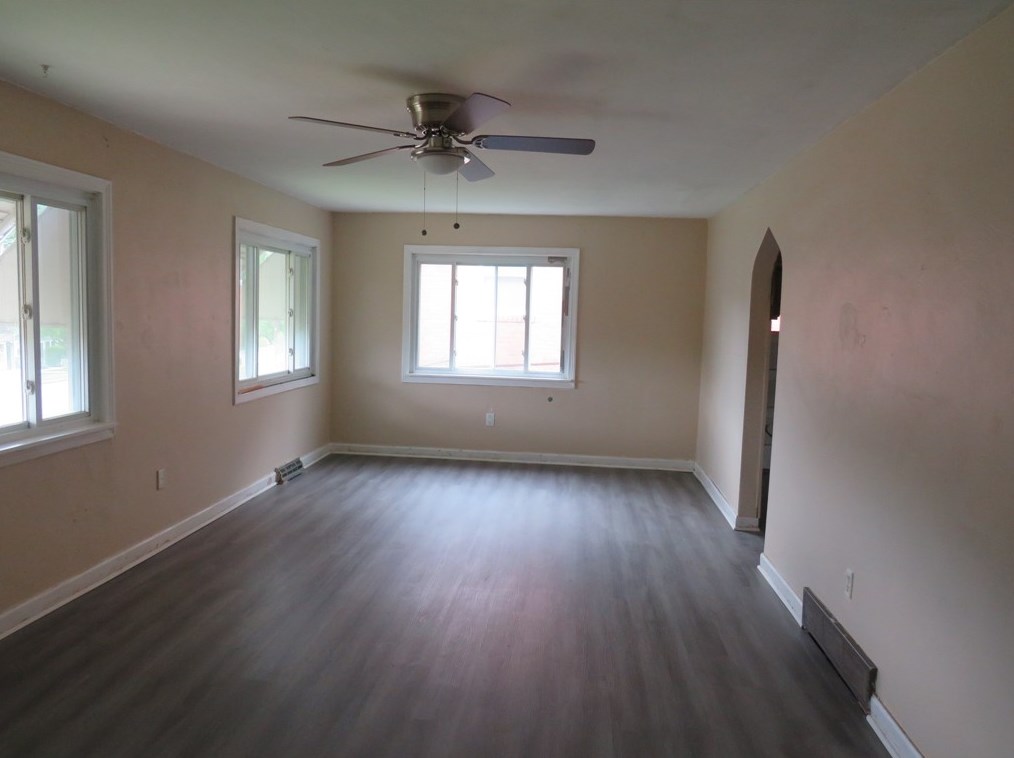 210 Sunny Dr, Pittsburgh PA  15236-2665 exterior