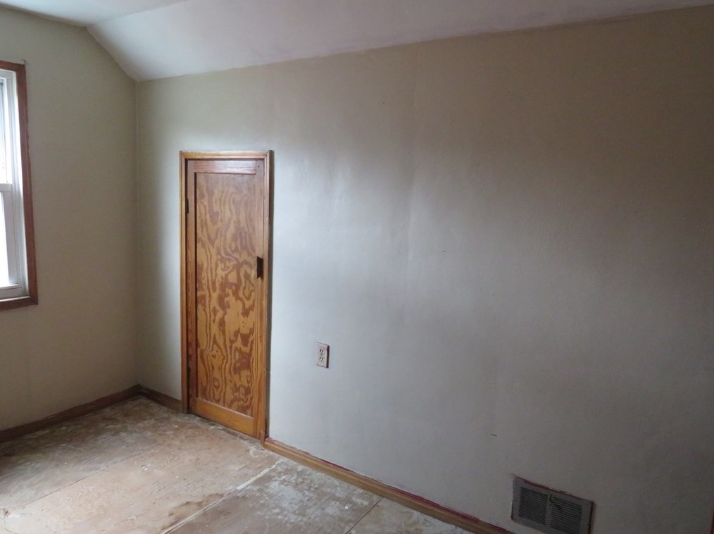 210 Sunny Dr, Pittsburgh PA  15236-2665 exterior