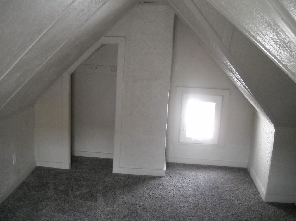 721 7 St, Monroeville PA 15140-1210 exterior