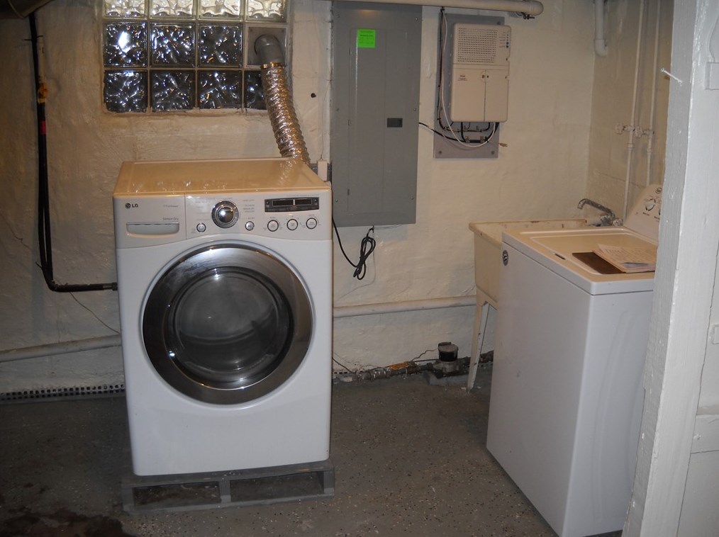 721 7 St, Monroeville PA 15140-1210 exterior