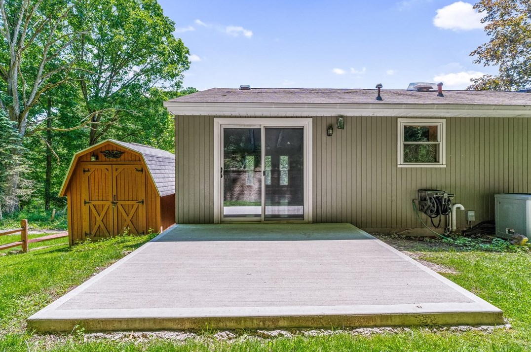 257 Sewickley Oakmont Rd, Pittsburgh PA 15237-1852 exterior