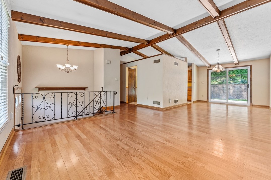 257 Sewickley Oakmont Rd, Pittsburgh PA 15237-1852 exterior