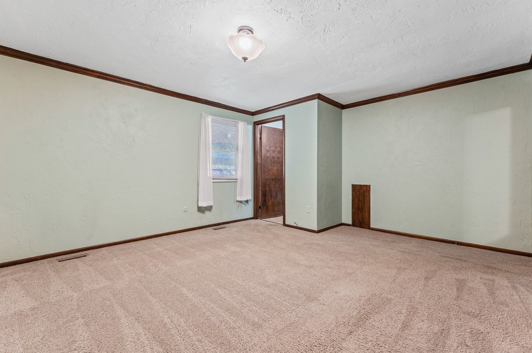 257 Sewickley Oakmont Rd, Pittsburgh PA 15237-1852 exterior