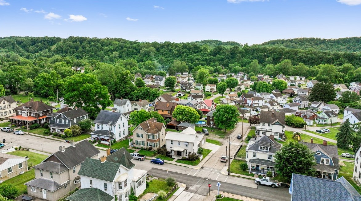 1002 Vine St, West Newton PA  15089-1445 exterior