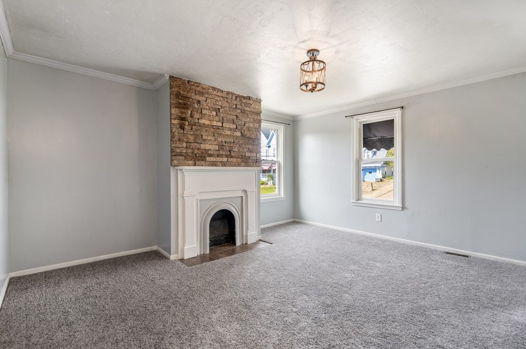 1002 Vine St, West Newton PA  15089-1445 exterior