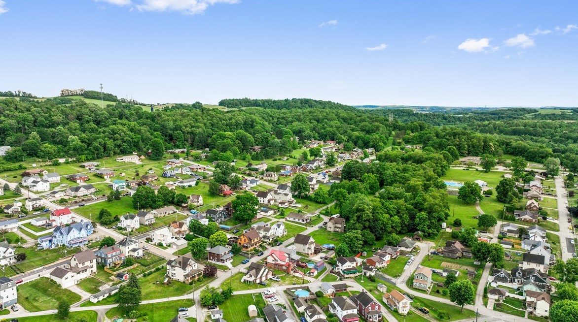 1002 Vine St, West Newton PA  15089-1445 exterior