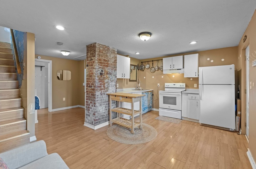 1606 Hiland Ave, Moon Twp PA 15108-2120 exterior